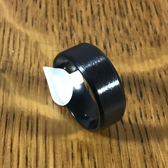 Brushed Stainless Steel Black Band Ring - Size 9 - Picture 4 of 4